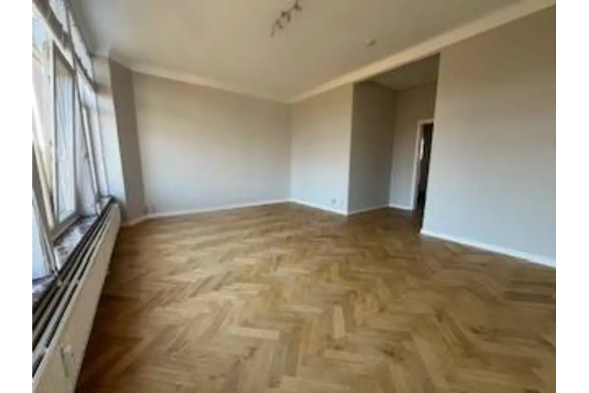 Appartement te  huur in Ukkel 1180 1200.00€ 1 slaapkamers 75.00m² - Zoekertje 759234