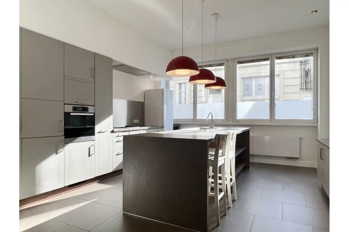 Benedenverdieping te  koop in Brussel 1000 475000.00€ 1 slaapkamers 137.00m² - Zoekertje 759719