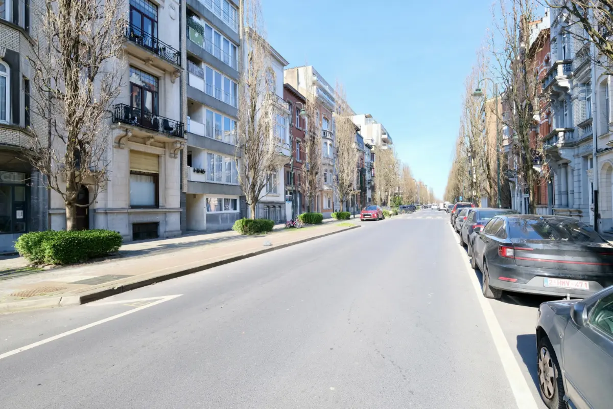 Appartement à vendre à Molenbeek-Saint-Jean 1080 299000.00€ 3 chambres 121.00m² - annonce 759196