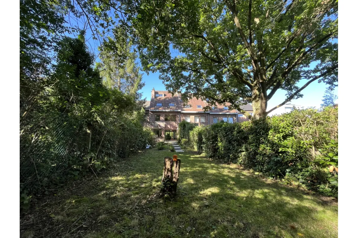 Maison à  à Uccle 1180 3300.00€ 6 chambres 289.00m² - annonce 759328