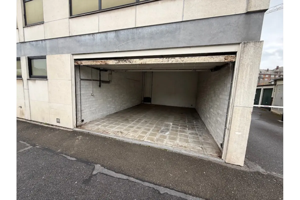 Parking & garage te  koop in Namen 5000 35000.00€  slaapkamers m² - Zoekertje 760621