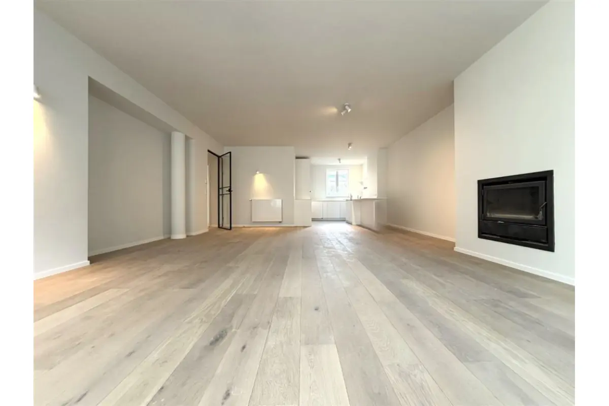 Appartement te  in Sint-Gillis 1060 2500.00€ 3 slaapkamers 140.00m² - Zoekertje 760823