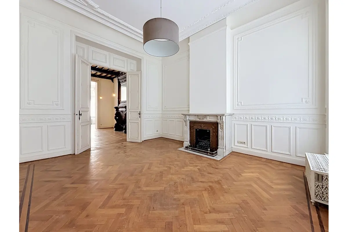 Rez-de-chaussée à  à Bruxelles 1000 2300.00€ 4 chambres 228.00m² - annonce 760717