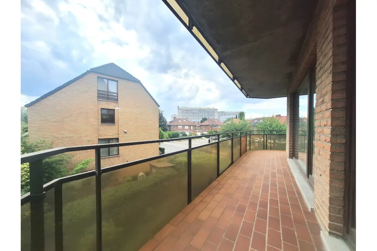 Appartement te  huur in Sint-Lambrechts-Woluwe 1200 1600.00€ 2 slaapkamers 100.00m² - Zoekertje 760826