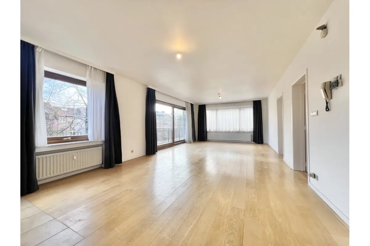 Appartement à  à Woluwe-Saint-Pierre 1150 1500.00€ 3 chambres 136.00m² - annonce 760152