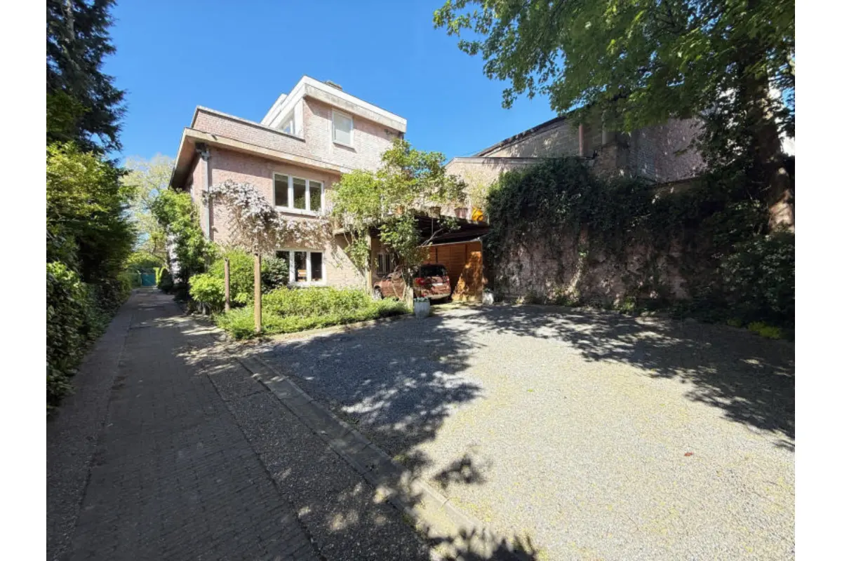 Huis te  koop in Ukkel 1180 875000.00€ 2 slaapkamers 240.00m² - Zoekertje 760568