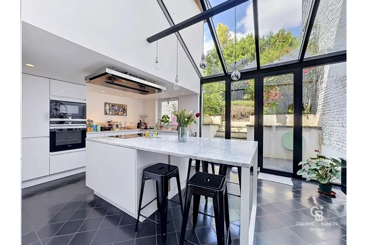 Huis te  huur in Ukkel 1180 3750.00€ 4 slaapkamers 330.00m² - Zoekertje 761237