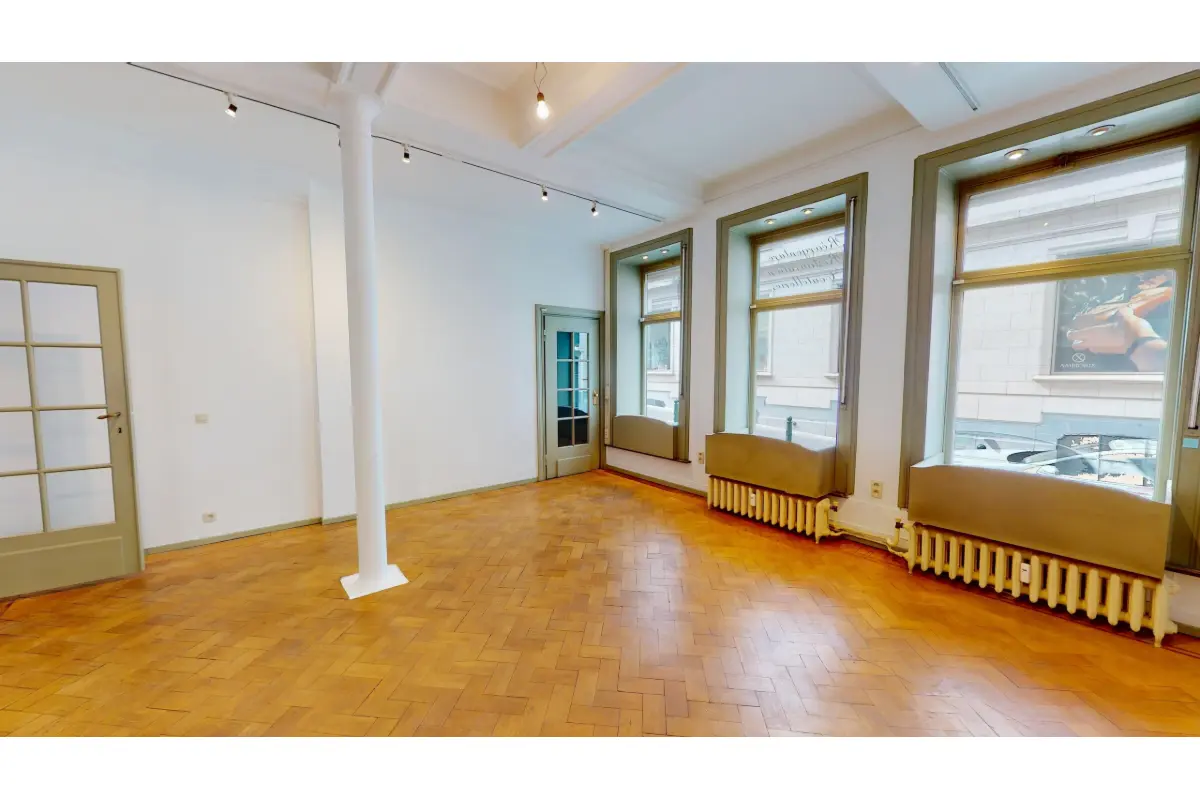 Commerce à louer à Bruxelles 1000 1100.00€  chambres 50.00m² - annonce 761299