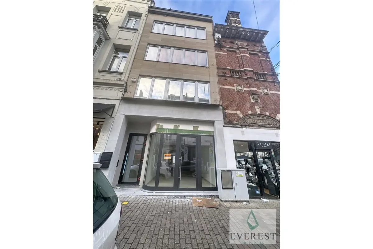 Handelszaak te  in Ukkel 1180 2100.00€ 2 slaapkamers m² - Zoekertje 761624