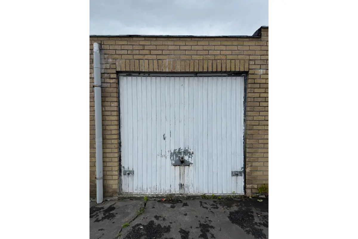 Parking & garage te  koop in Zellik 1731 27500.00€  slaapkamers m² - Zoekertje 761960