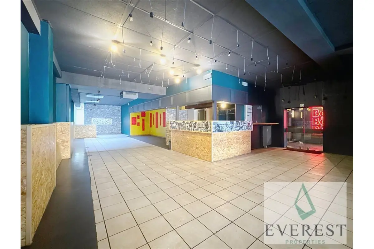 Handelszaak te  in Brussel 1000 2750.00€ 1 slaapkamers 150.00m² - Zoekertje 761691