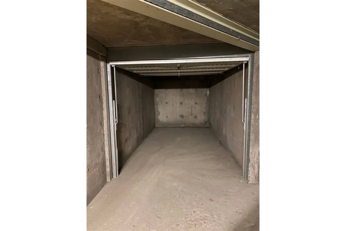 Parking & garage te  koop in Deurne 2100 16500.00€  slaapkamers m² - Zoekertje 762205