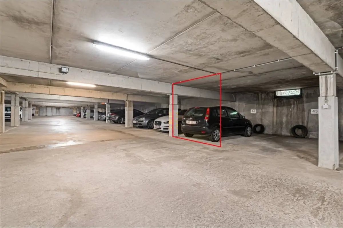 Parking & garage te  koop in Deurne 2100 15000.00€  slaapkamers m² - Zoekertje 762280