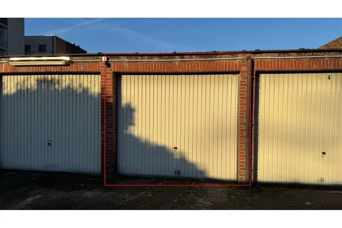 Parking & garage te  koop in Turnhout 2300 24000.00€  slaapkamers m² - Zoekertje 762349