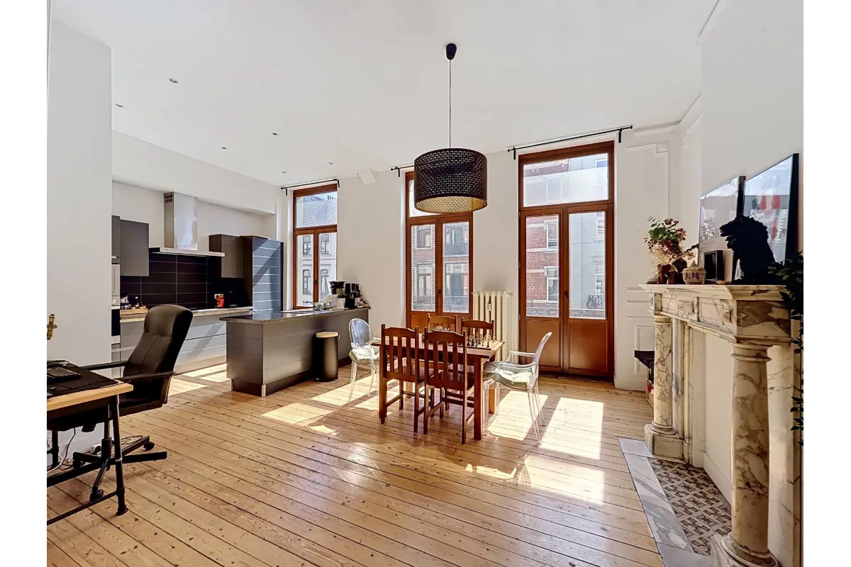 Appartement te  in Elsene 1050 1350.00€ 1 slaapkamers 92.00m² - Zoekertje 762028