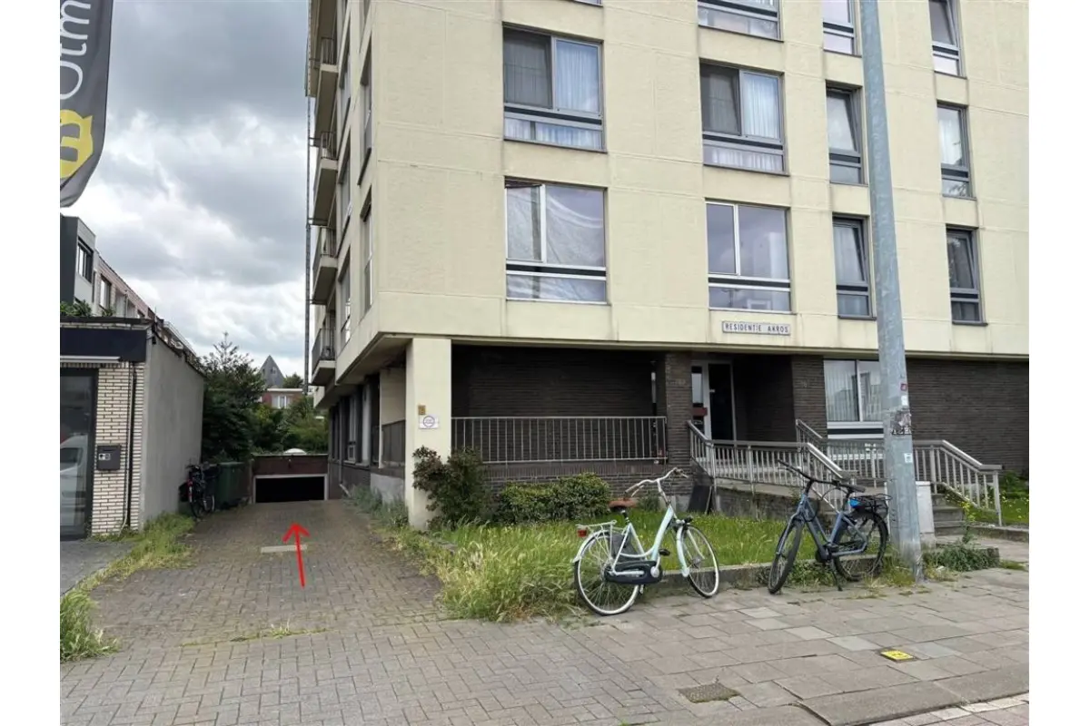 Parking & garage te  koop in Deurne 2100 15000.00€  slaapkamers m² - Zoekertje 762215