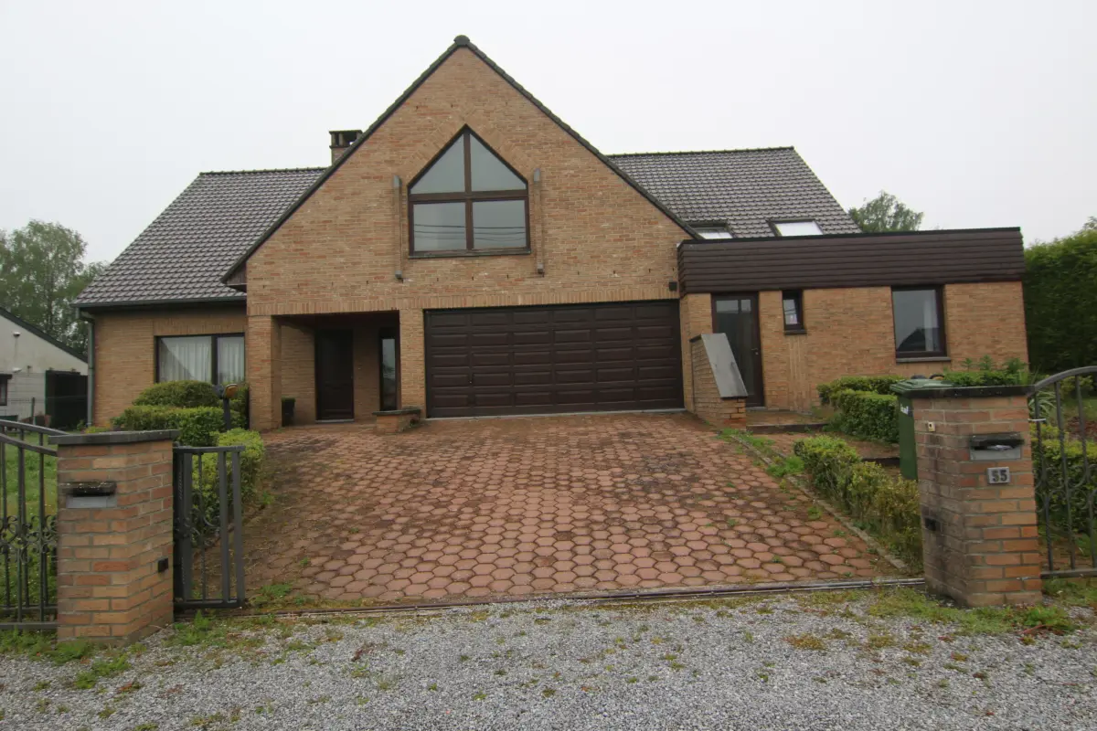 Villa à vendre à Ham-sur-Heure-Nalinnes 6120 550000.00€ 4 chambres 321.00m² - annonce 762848