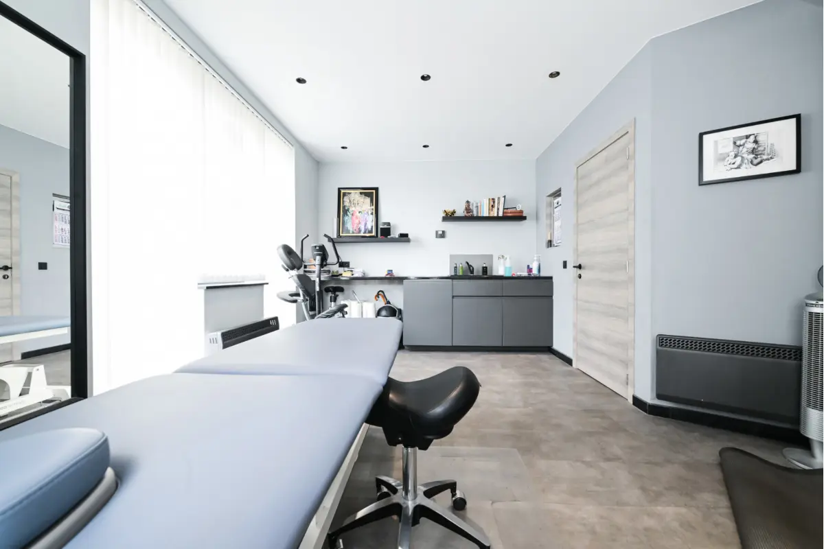 Handelszaak te  koop in Sint-Jans-Molenbeek 1080 100000.00€  slaapkamers 30.00m² - Zoekertje 763556