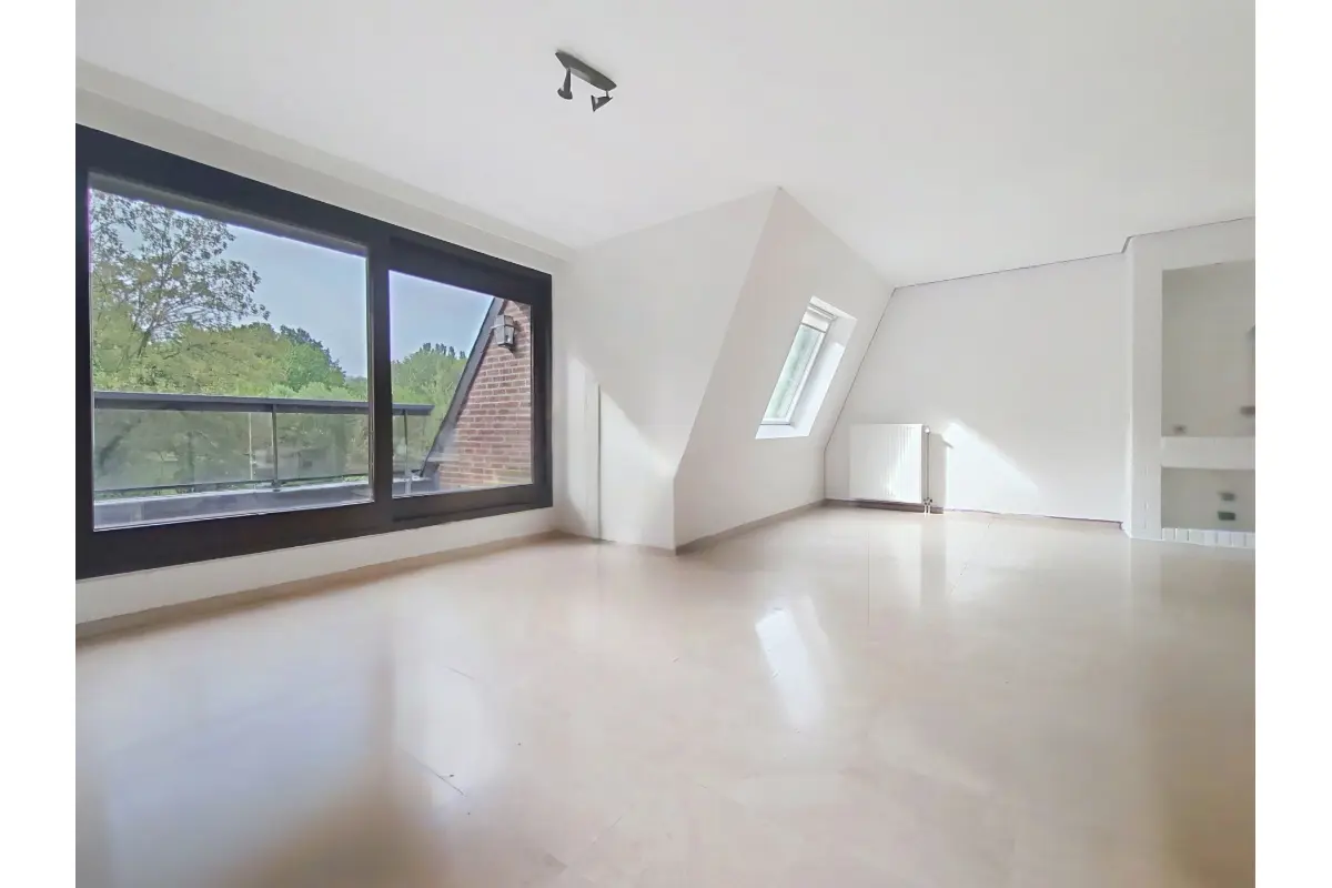 Appartement te  huur in Ukkel 1180 1700.00€ 3 slaapkamers 130.00m² - Zoekertje 763618