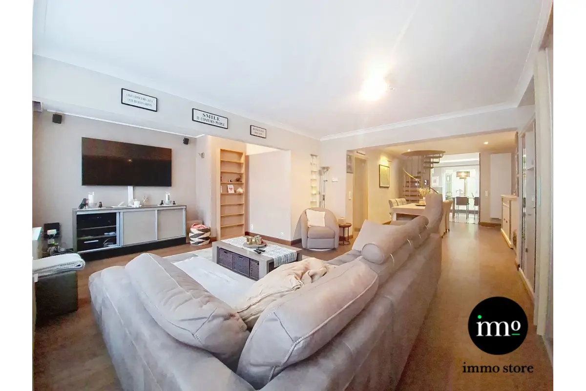 Huis te  koop in Brussel 1000 645000.00€ 5 slaapkamers 375.00m² - Zoekertje 762858
