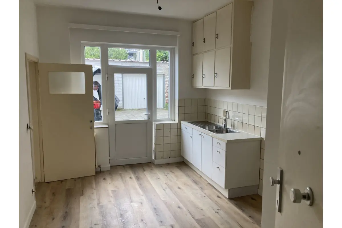 Commerce à louer à Uccle 1180 500.00€  chambres 35.00m² - annonce 762853