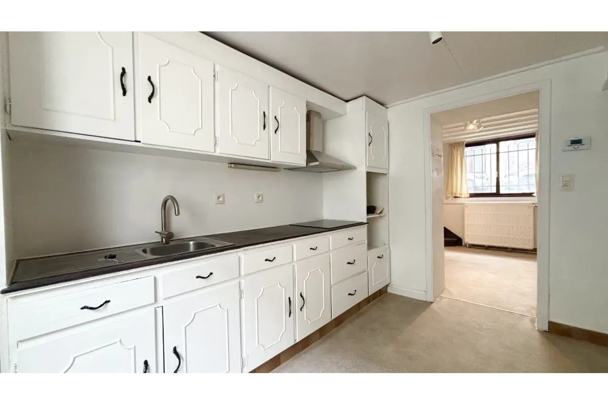 Huis te  huur in Etterbeek 1040 2100.00€ 4 slaapkamers 158.00m² - Zoekertje 763654