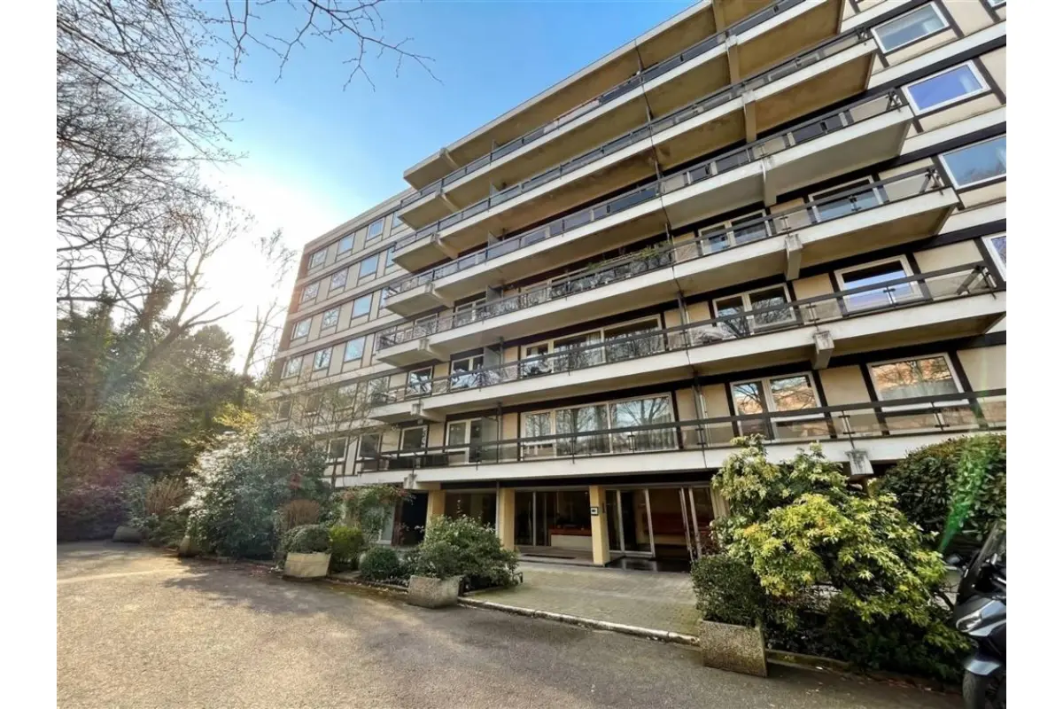 Handelszaak te  koop in Ukkel 1180 375000.00€  slaapkamers 125.00m² - Zoekertje 762882