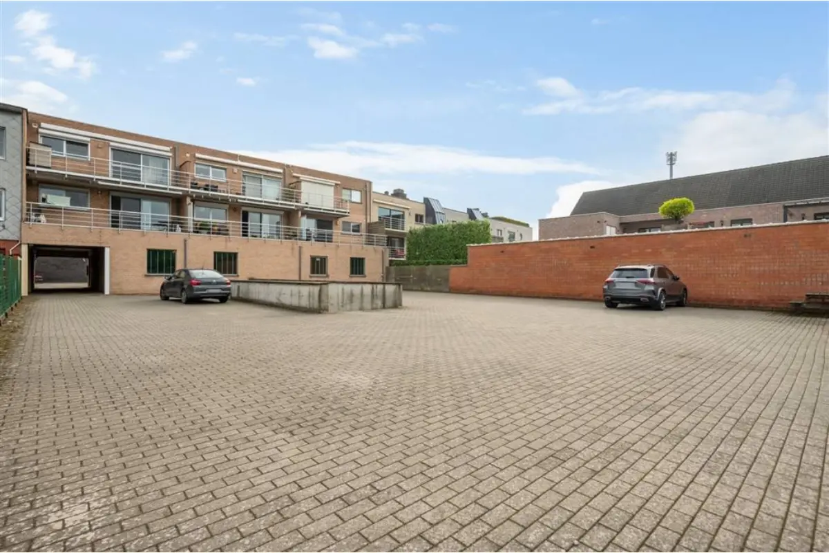 Parking & garage te  koop in Sint-Katelijne-Waver 2860 15000.00€  slaapkamers m² - Zoekertje 765335