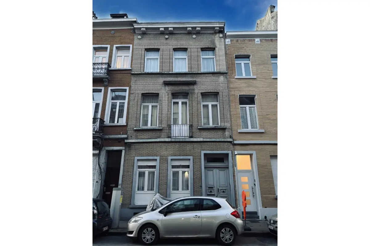 Huis te  koop in Schaarbeek 1030 449000.00€ 7 slaapkamers 240.00m² - Zoekertje 764893