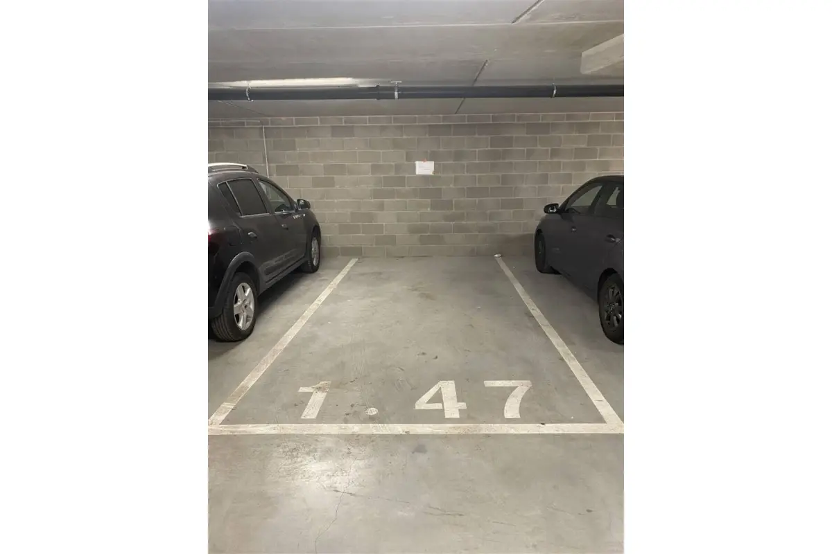 Parking / garage à louer à Bruxelles 1000 170.00€  chambres m² - annonce 764787