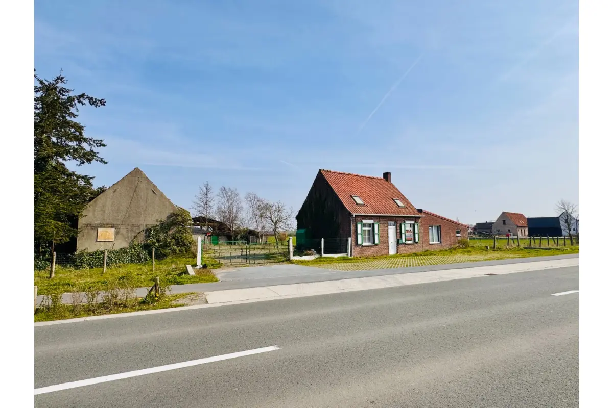 Boerderij te  koop in Oostkamp 8020 549000.00€ 3 slaapkamers 141.00m² - Zoekertje 765134