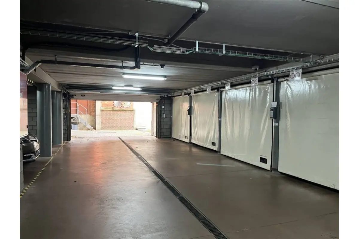 Parking & garage te  koop in Genk 3600 19000.00€  slaapkamers m² - Zoekertje 765232