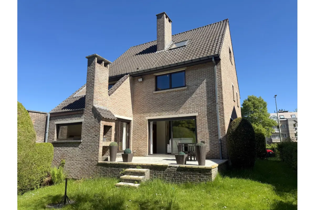 Huis te  koop in Sint-Lambrechts-Woluwe 1200 895000.00€ 5 slaapkamers 227.00m² - Zoekertje 764478