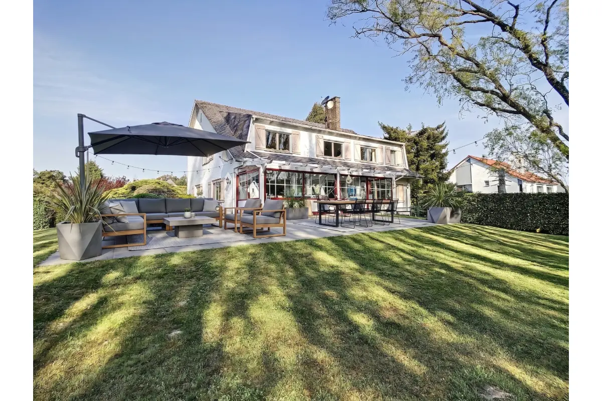 Villa te  koop in Waterloo 1410 875000.00€ 7 slaapkamers 350.00m² - Zoekertje 764897