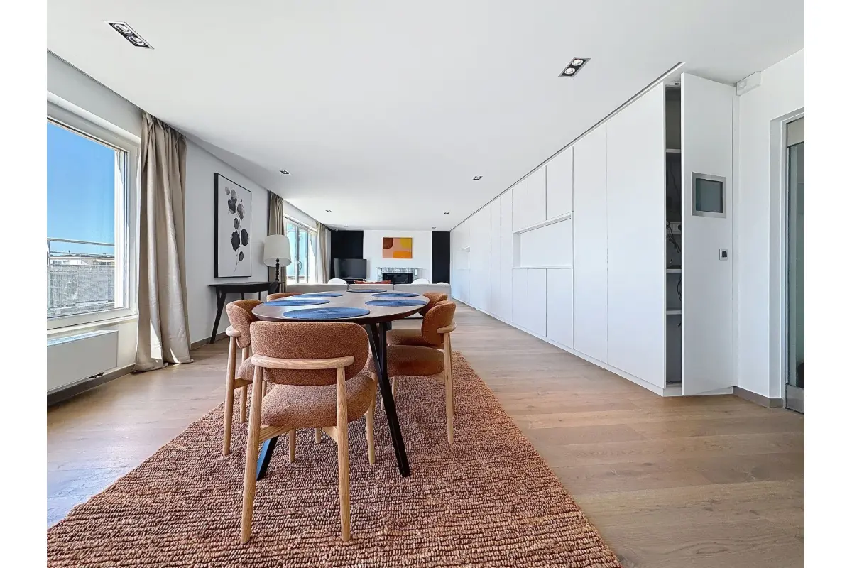 Appartement te  huur in Sint-Lambrechts-Woluwe 1200 3650.00€ 4 slaapkamers 230.00m² - Zoekertje 764936