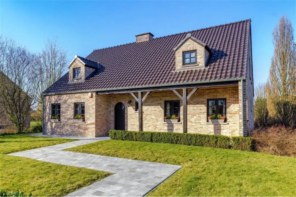 Villa te  koop in Haversin 5590 555000.00€ 4 slaapkamers 260.00m² - Zoekertje 764442
