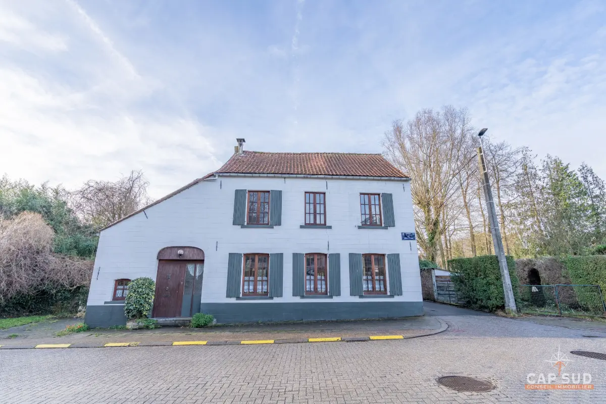 Villa te  koop in Waterloo 1410 448000.00€ 4 slaapkamers 210.00m² - Zoekertje 764900