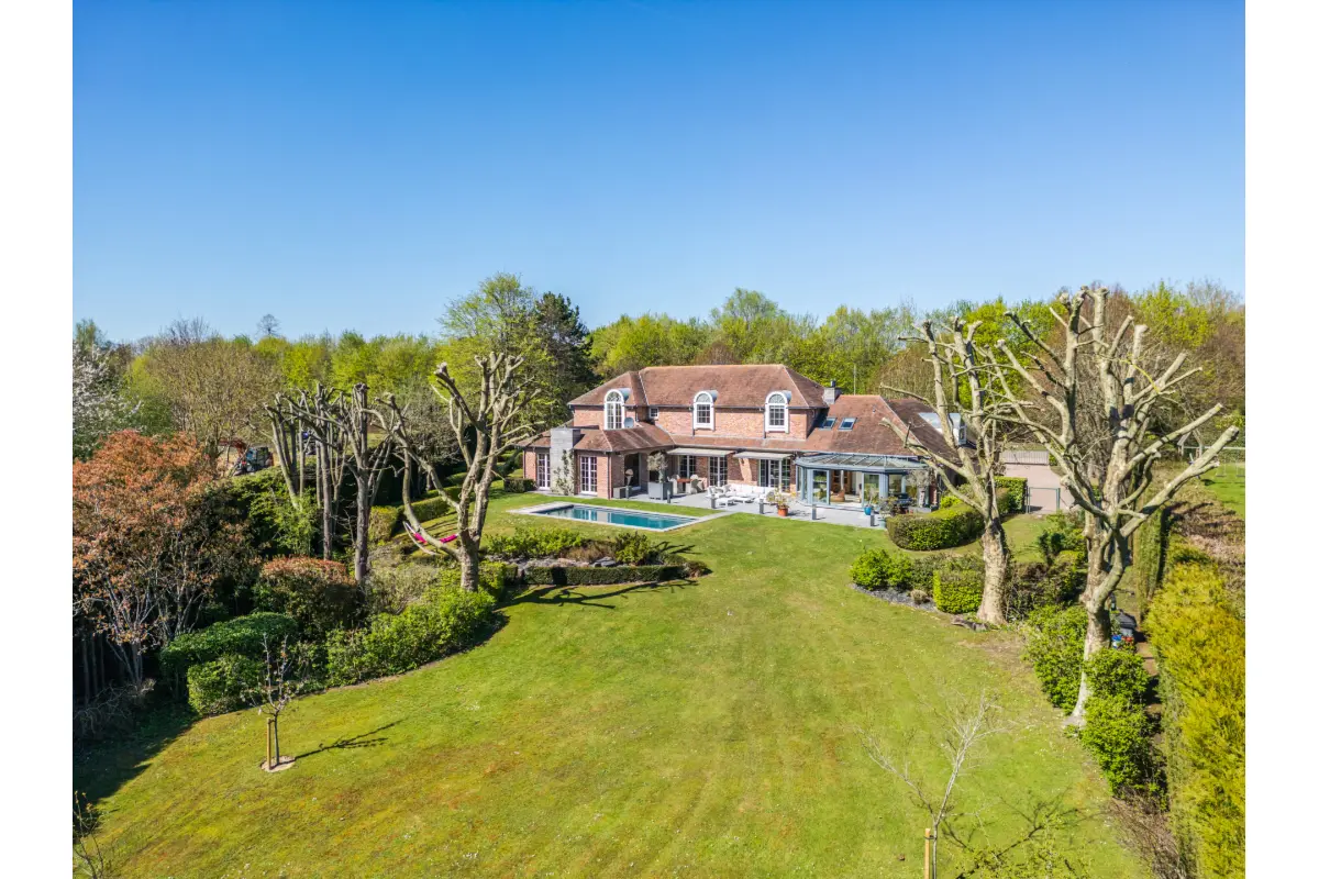 Villa te  koop in Sint-Genesius-Rode 1640 1950000.00€ 5 slaapkamers 547.00m² - Zoekertje 764898
