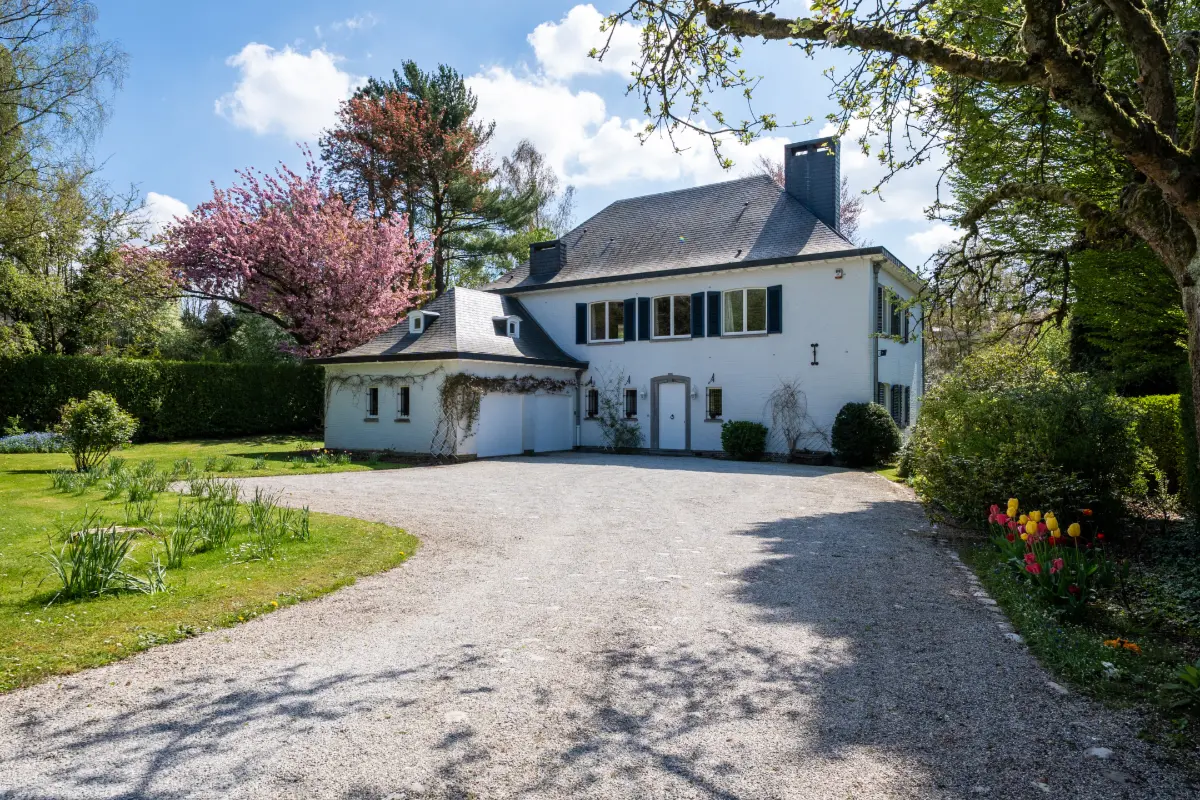 Villa te  koop in Sint-Genesius-Rode 1640 1695000.00€ 8 slaapkamers 450.00m² - Zoekertje 764811