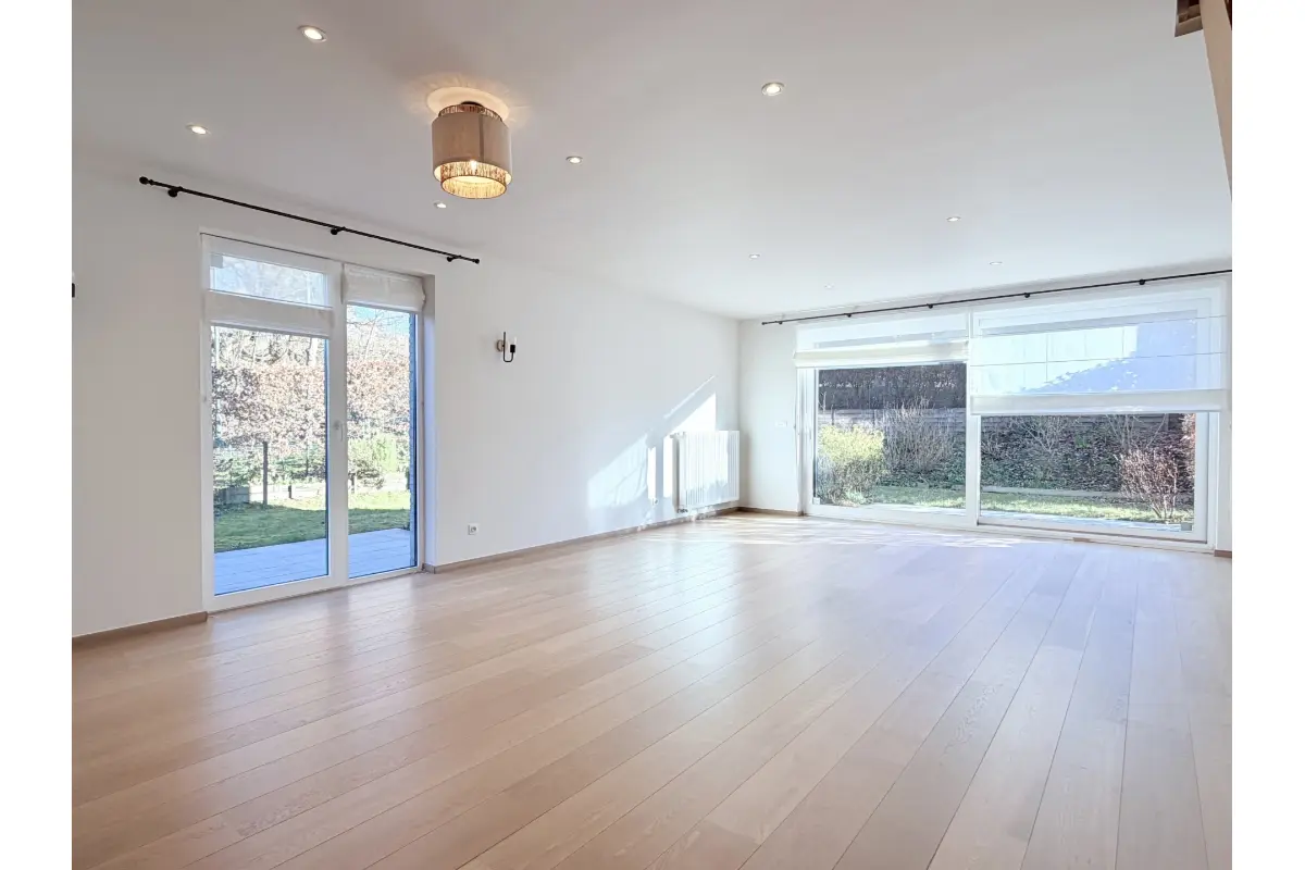 Duplex te  huur in Terhulpen 1310 1625.00€ 3 slaapkamers 150.00m² - Zoekertje 766024