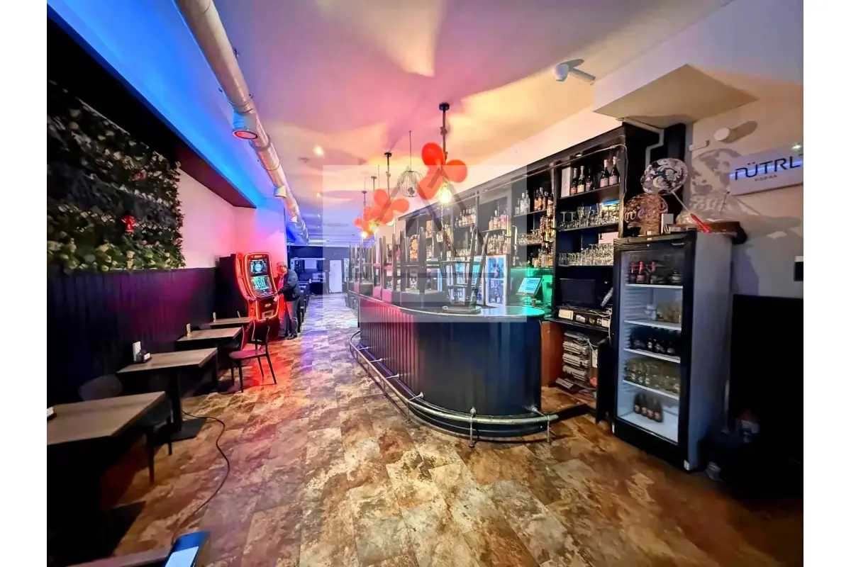 Handelszaak te  koop in Laken 1020 385000.00€  slaapkamers 200.00m² - Zoekertje 766366