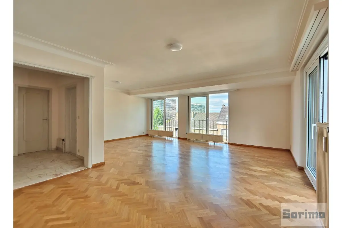Appartement te  huur in Sint-Lambrechts-Woluwe 1200 1700.00€ 3 slaapkamers 125.00m² - Zoekertje 765849