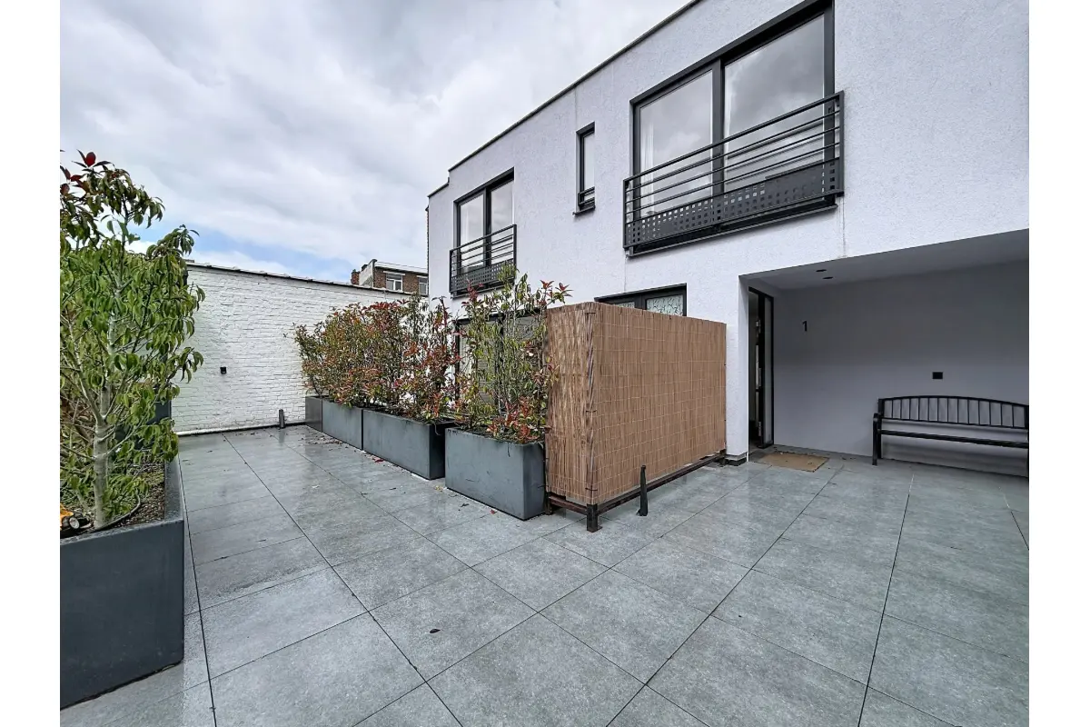 Duplex te  huur in Ukkel 1180 3000.00€ 5 slaapkamers 262.00m² - Zoekertje 766064