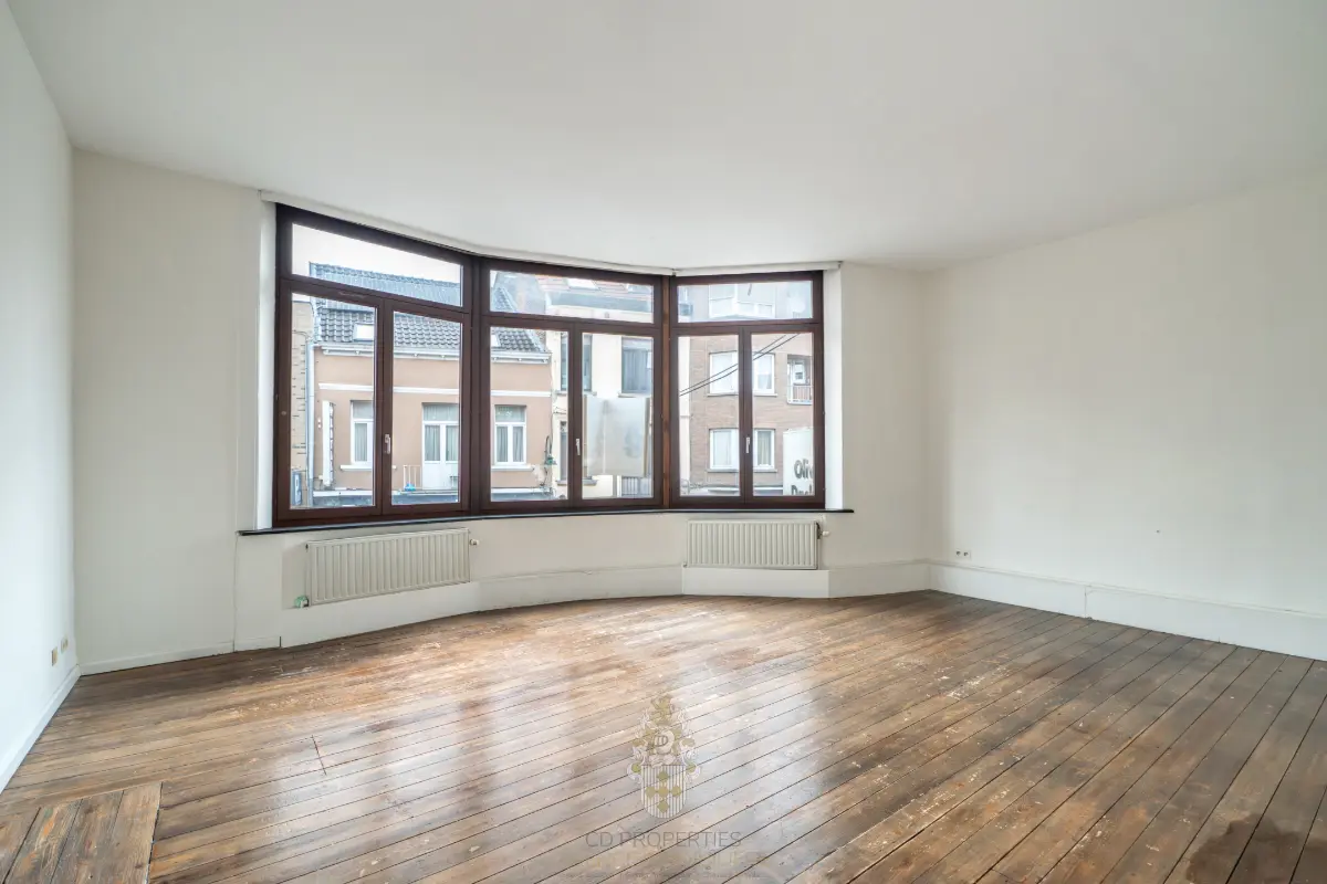 Appartement te  koop in Laken 1020 335000.00€ 3 slaapkamers 183.00m² - Zoekertje 766113