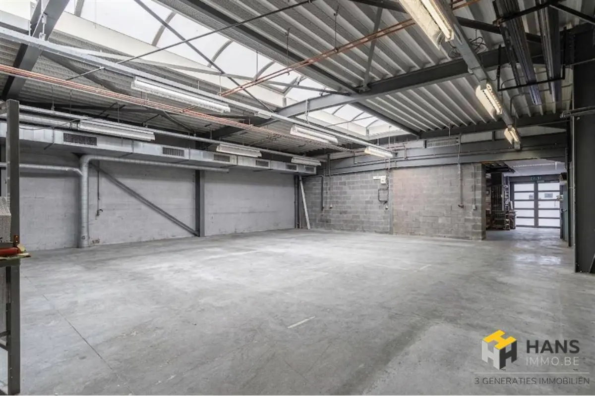 Parking & garage te  koop in Deurne 2100 995000.00€  slaapkamers m² - Zoekertje 766970