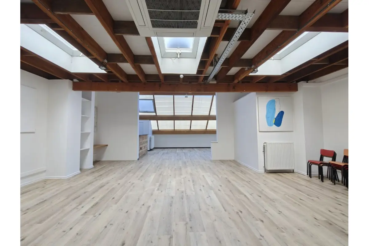 Handelszaak te  huur in Sint-Gillis 1060 900.00€  slaapkamers 127.00m² - Zoekertje 766551
