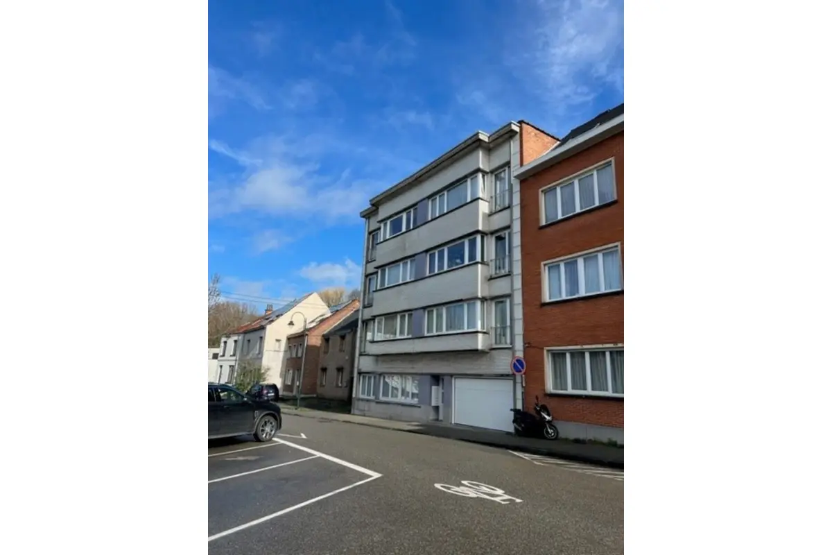 Appartement te  koop in Neder-Over-Heembeek 1120 240000.00€ 2 slaapkamers 90.00m² - Zoekertje 766548
