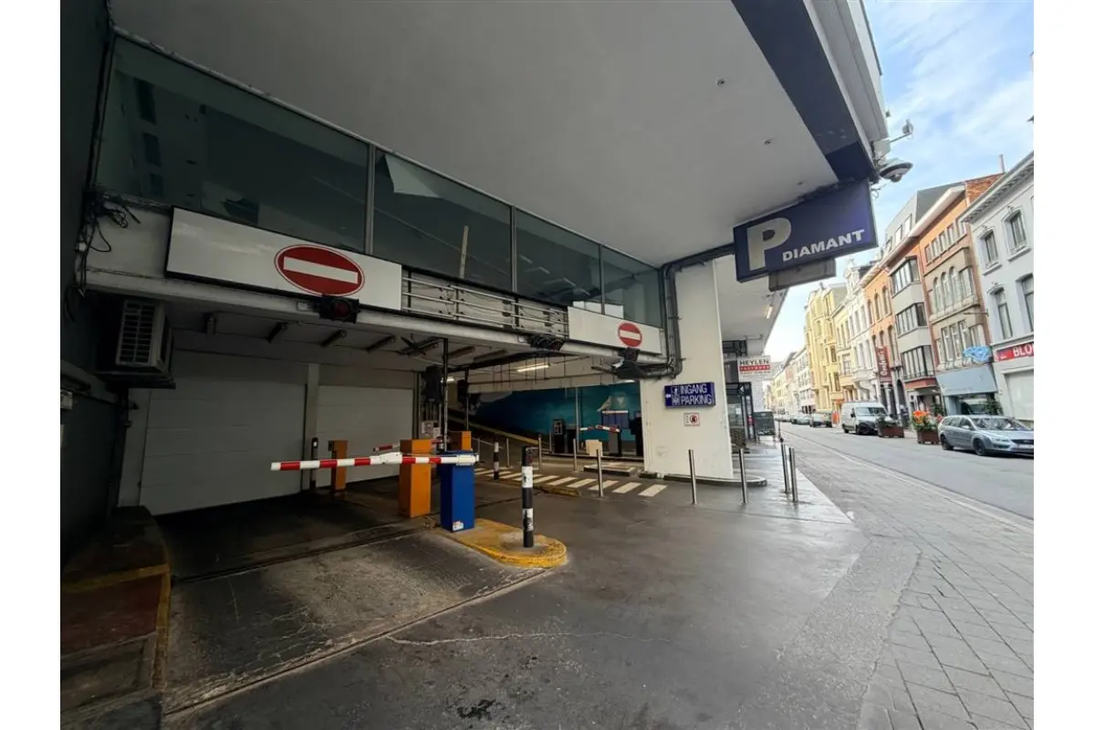 Parking & garage te  huur in Antwerpen 2018 115.00€  slaapkamers m² - Zoekertje 766804