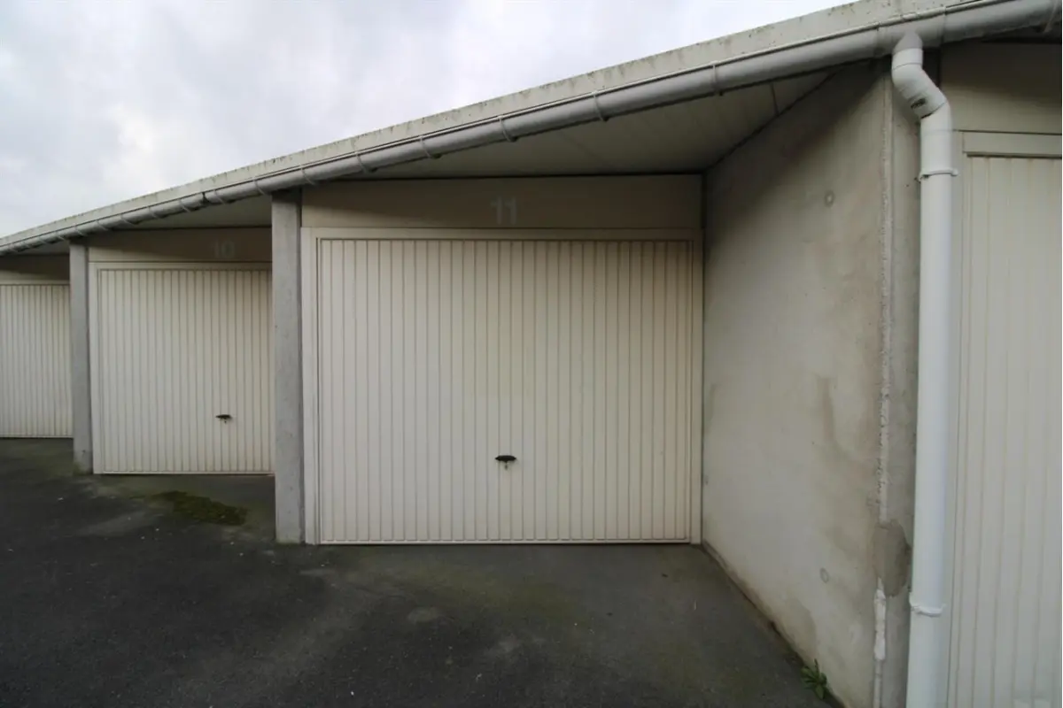 Parking & garage te  huur in Koekelare 8680 92.00€  slaapkamers m² - Zoekertje 766923