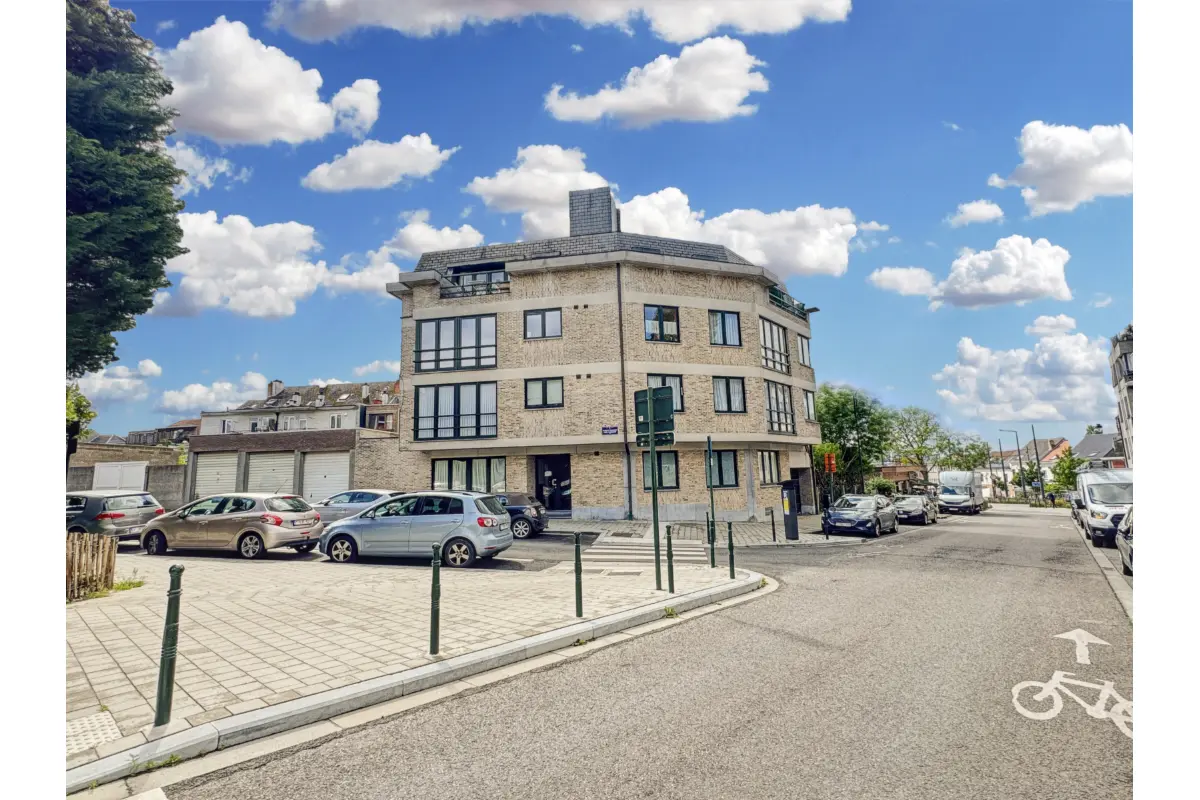 Appartement te  koop in Neder-Over-Heembeek 1120 240000.00€ 1 slaapkamers 67.00m² - Zoekertje 766690